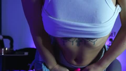 Snapshot of aelia_anara chatting on November 2025 04:23:02 AM Aelia online show from November 2025 04:23:02 AM