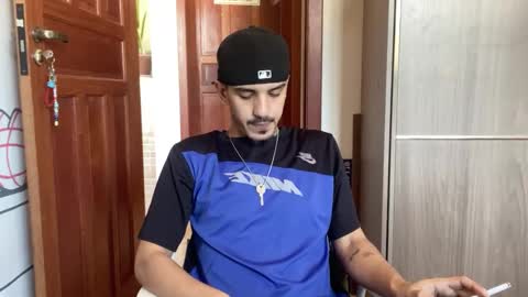 Luci online show from September 2025 07:03:01 PM