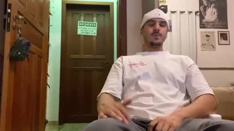 Luci online show from November 2025 02:11:02 AM