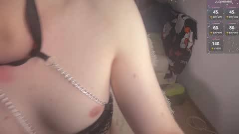 Snapshot of aestetic_boyy chatting on April 2026 11:08:02 AM Fred and Dilan online show from April 2026 11:08:02 AM