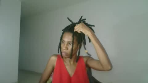 Snapshot of africadeluxe chatting on April 2026 09:15:02 PM Africa online show from April 2026 09:15:02 PM