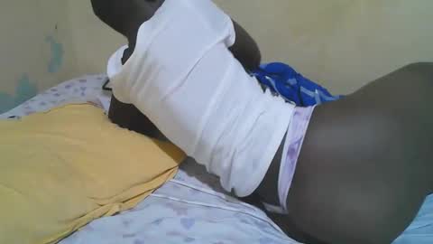 Snapshot of african_pussy2 chatting on November 2025 02:20:01 AM african_pussy2 online show from November 2025 02:20:01 AM