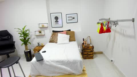 Snapshot of afrodita_martinez chatting on January 2025 11:13:02 AM Afrodita online show from January 2025 11:13:02 AM