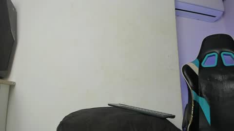 Snapshot of afrowayuu chatting on June 2026 12:22:01 PM afrowayuu online show from June 2026 12:22:01 PM