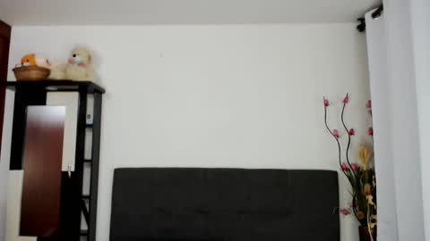 johana online show from December 2024 06:01:02 PM