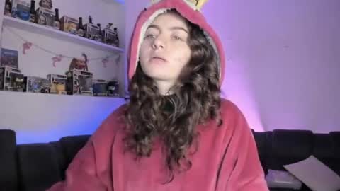 Camila     2 online show from July 2026 12:03:01 AM