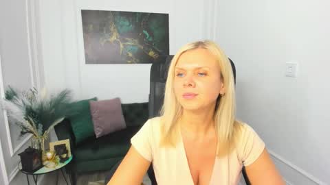 Snapshot of agathaklouin chatting on March 2026 07:09:01 PM Agatha online show from March 2026 07:09:01 PM