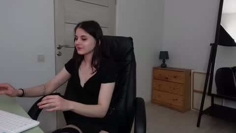 Agelina Lilly Laura online show from January 2025 11:38:01 PM