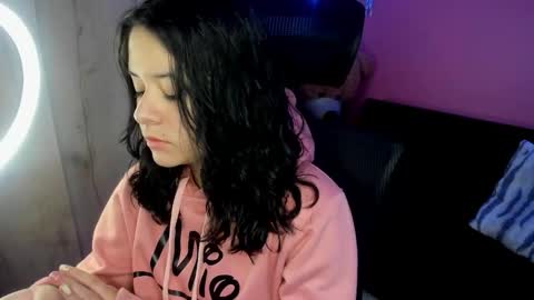  ines  online show from November 2025 01:39:02 PM