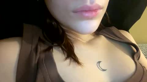 Agnes online show from October 2025 07:34:02 PM