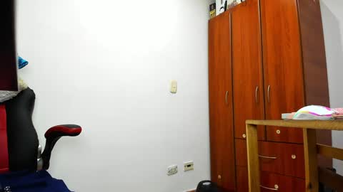 Agustin online show from February 2025 05:55:02 PM