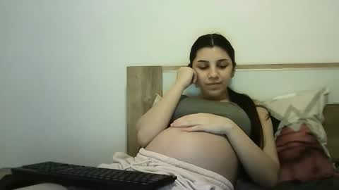 Selena online show from November 2025 05:26:01 PM