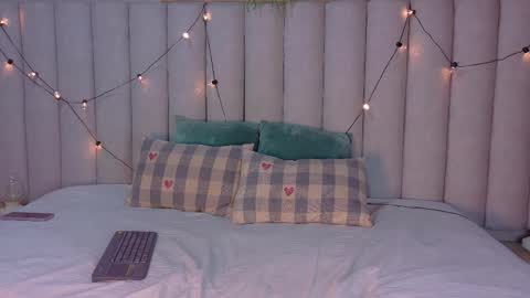 AHSLY online show from April 2026 12:03:02 PM