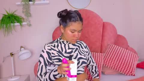 AHSLY online show from April 2026 11:33:01 AM