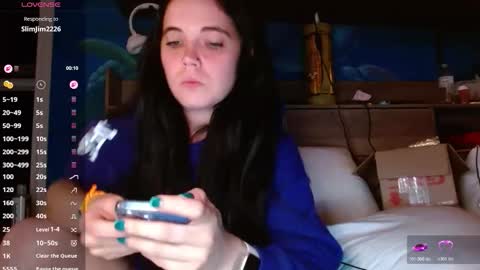 Snapshot of ahungkittykat chatting on April 2026 04:06:01 AM Kat online show from April 2026 04:06:01 AM