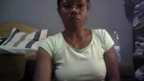 Aicha boobs online show from October 2025 04:02:01 PM