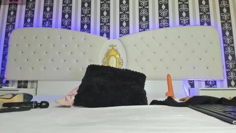 aidasina online show from February 2025 08:13:02 PM