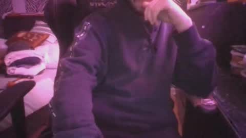 aiden_ball07 online show from October 2025 06:17:01 PM