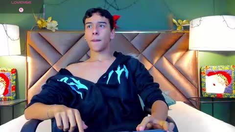 aiden_royce online show from December 2025 10:05:01 PM