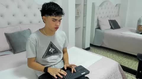 Aiden  online show from January 2025 11:54:02 AM