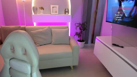   online show from February 2026 02:20:02 AM