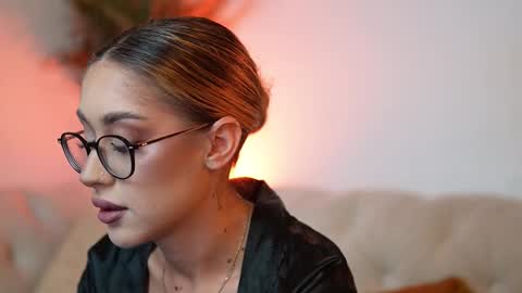  Aileen  online show from October 2025 06:40:02 PM