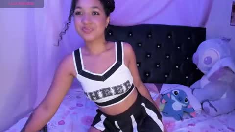 Snapshot of ailen_aria chatting on June 2026 05:39:01 AM ailen and aria online show from June 2026 05:39:01 AM