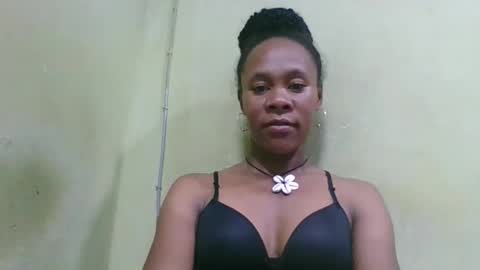 Snapshot of aimee982179 chatting on April 2026 06:42:01 PM aimee982179 online show from April 2026 06:42:01 PM