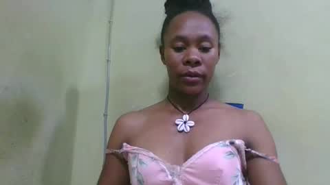 Snapshot of aimee982179 chatting on April 2026 04:37:02 AM aimee982179 online show from April 2026 04:37:02 AM