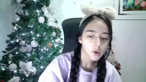 Snapshot of aineangeel chatting on December 2024 03:37:02 AM AINE online show from December 2024 03:37:02 AM