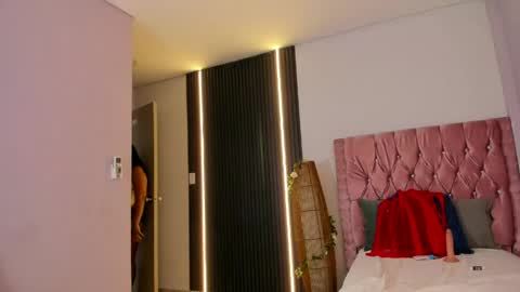 Snapshot of aisha_moore chatting on April 2026 07:40:01 PM AISHA MOORE online show from April 2026 07:40:01 PM