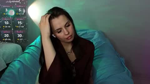 Aisha online show from September 2025 03:23:01 PM