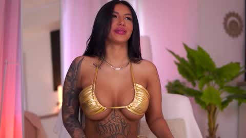 Snapshot of aishaadevoe chatting on February 2026 10:42:01 AM Maddy online show from February 2026 10:42:01 AM