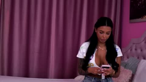 Snapshot of aishaadevoe chatting on February 2026 08:43:01 PM Maddy online show from February 2026 08:43:01 PM