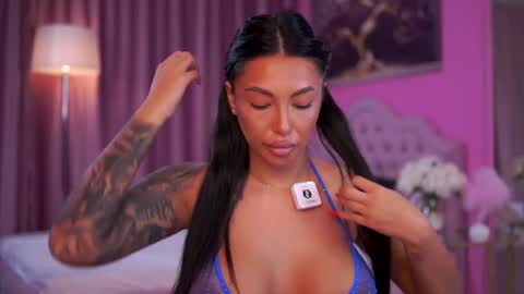 Snapshot of aishaadevoe chatting on April 2026 06:52:01 PM Maddy online show from April 2026 06:52:01 PM