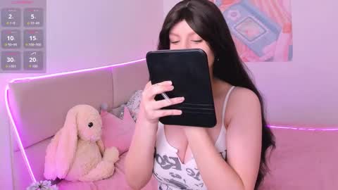 Aisha online show from November 2025 09:14:02 AM