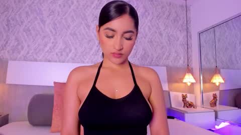 Aisha online show from September 2025 03:22:01 PM