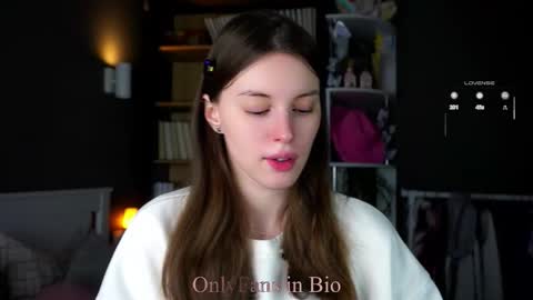 Aliza online show from December 2025 01:14:01 AM