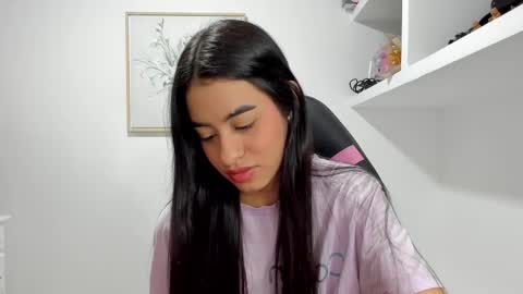 VALENTINA  independent online show from November 2025 09:03:02 PM