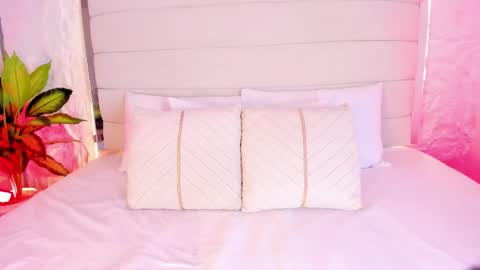 Snapshot of aitananoa chatting on April 2026 08:17:01 PM aitananoa online show from April 2026 08:17:01 PM