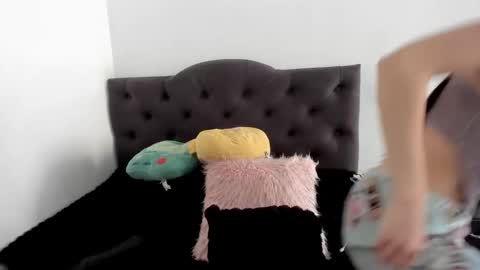 Aizen My- online show from November 2025 06:59:02 PM