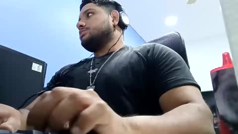 Esteban online show from February 2025 08:18:02 AM