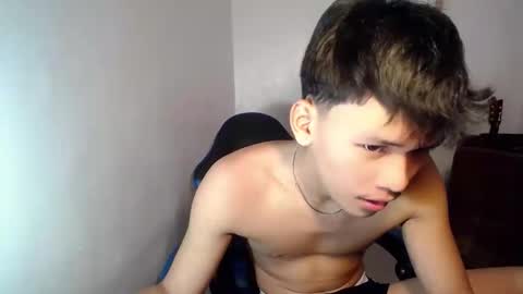 aj_daksxx online show from February 2026 05:20:01 PM
