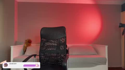 Snapshot of akame_s chatting on October 2025 08:11:02 PM online show from October 2025 08:11:02 PM