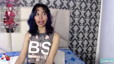 A K A N E  U W U online show from December 2024 12:06:01 PM