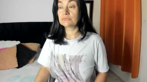 Snapshot of akanekihm chatting on April 2026 11:13:02 AM MIRANDA online show from April 2026 11:13:02 AM