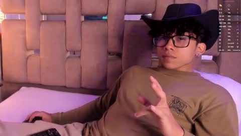 akazaboy online show from November 2025 04:39:02 AM