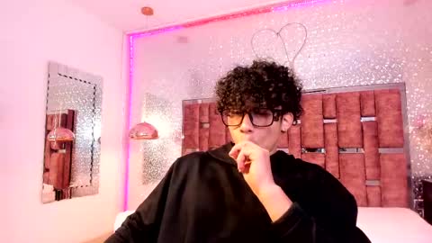 akazaboy online show from April 2026 06:11:02 AM