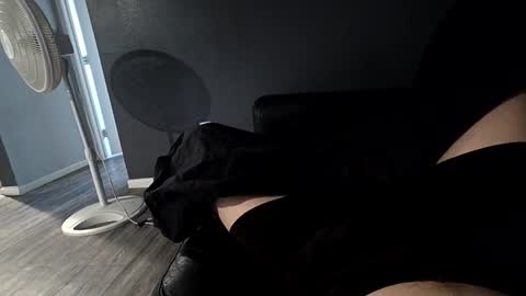 akfx202 online show from April 2026 05:28:01 PM