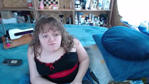 Snapshot of akindmodel chatting on October 2025 07:28:01 AM Natalie online show from October 2025 07:28:01 AM